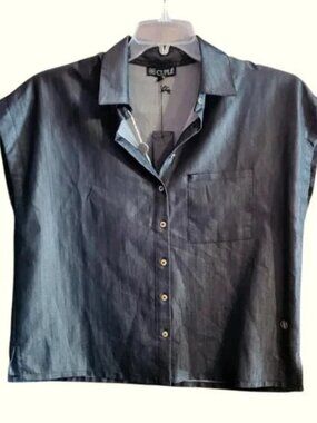 Cuple Short Sleeve Button Up Black Denim Shirt.  Size Small.